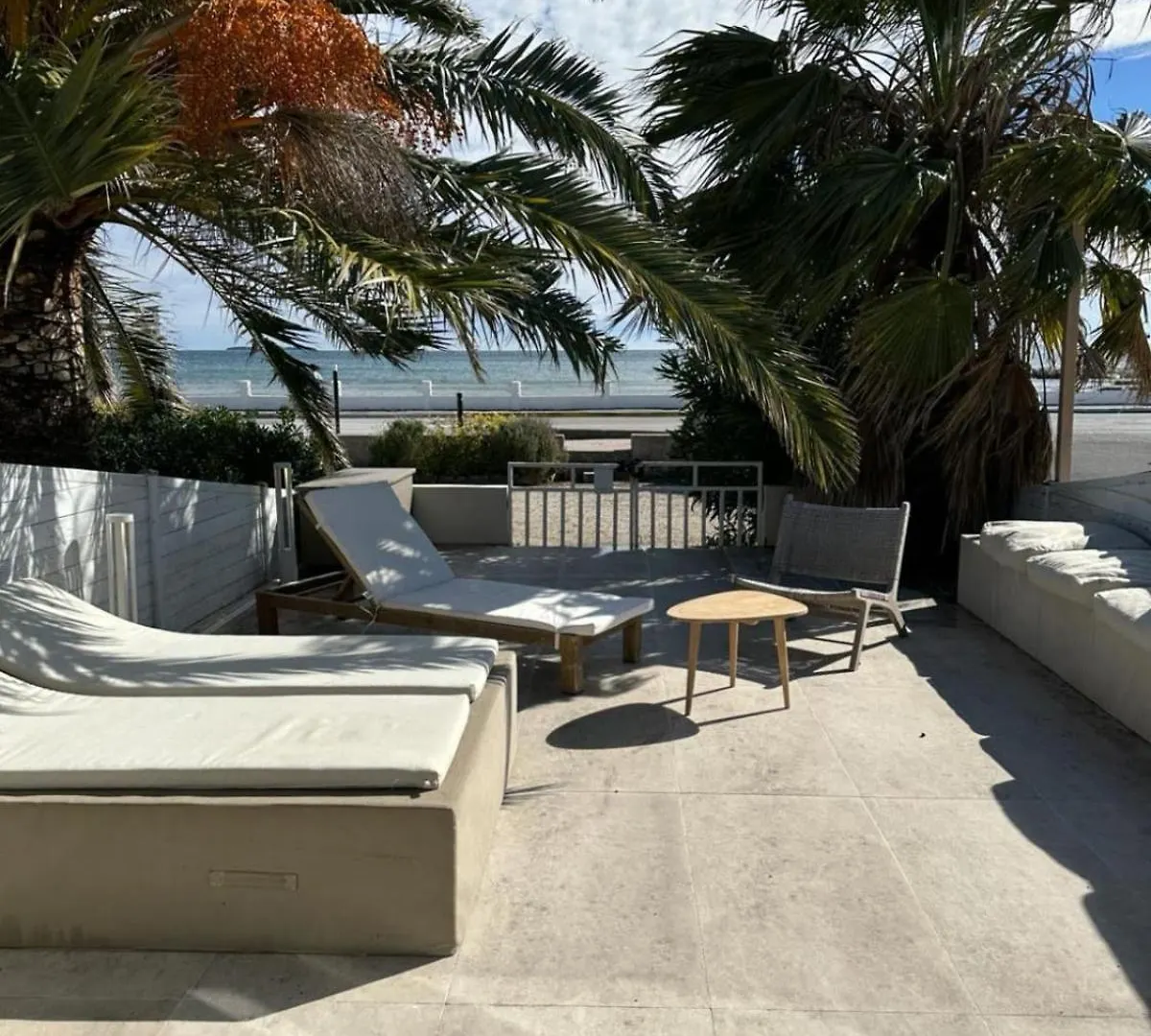 Beautiful House With Terrace Sea Front - Cannes