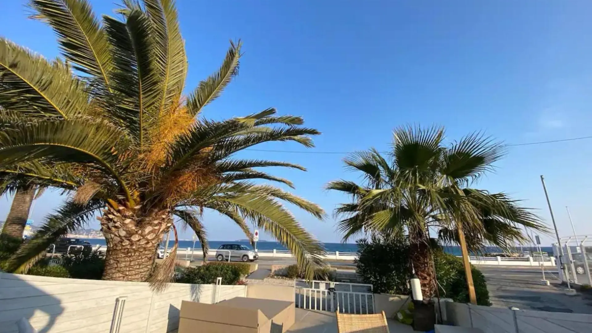 Beautiful House With Terrace Sea Front - Cannes 0*,