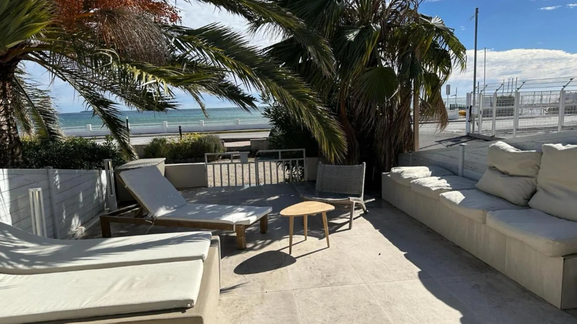 Beautiful House With Terrace Sea Front - Cannes