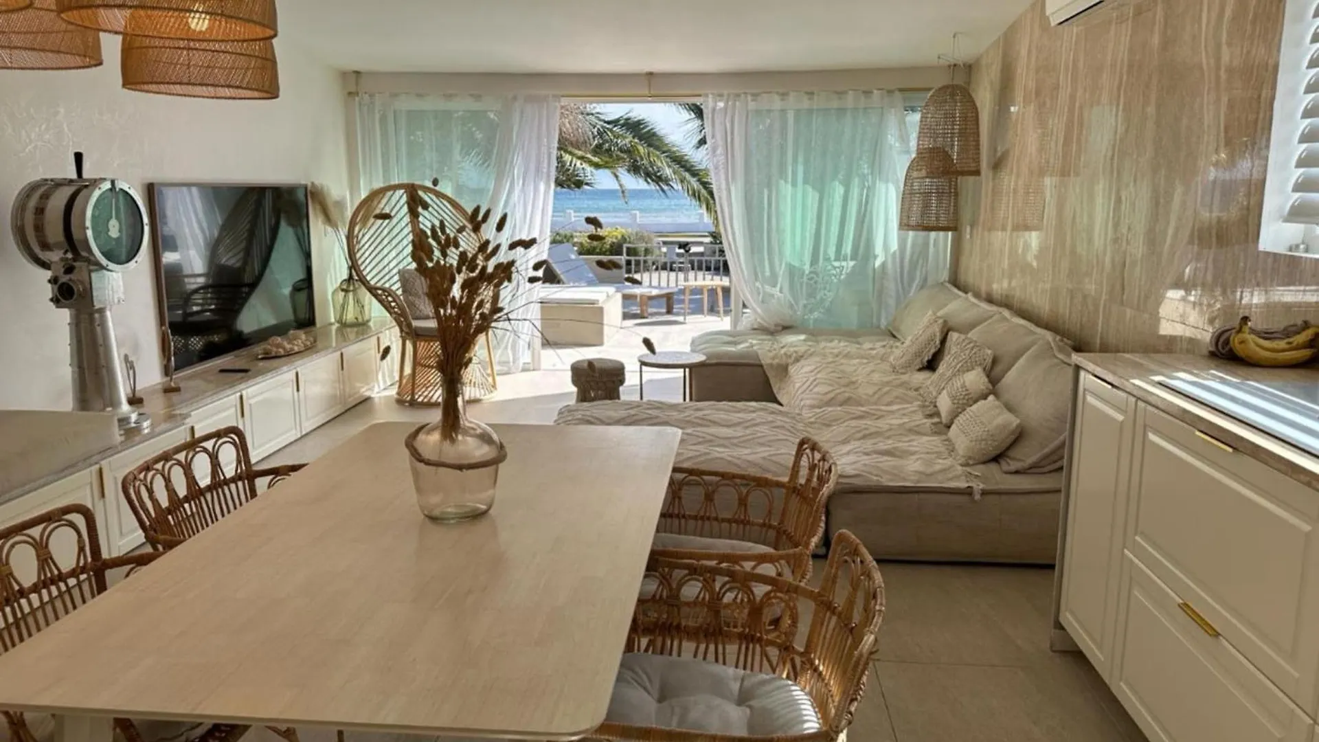 Beautiful House With Terrace Sea Front - Cannes France