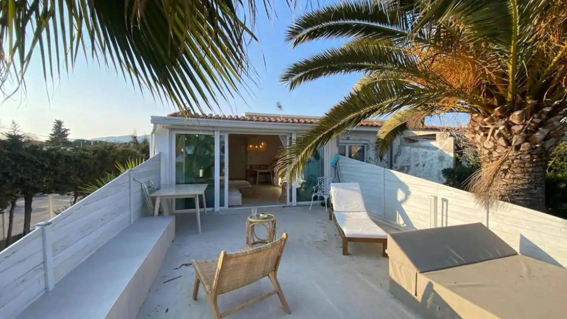 Beautiful House With Terrace Sea Front - Cannes Holiday home